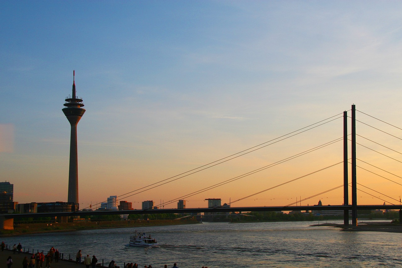 Düsseldorf bleibt laut Grundstücksmarktbericht weiterhin ein teures Pflaster - für Mieter und Käufer